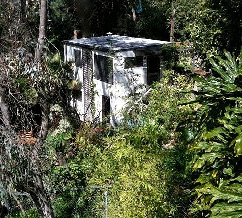 picture of private back yard in canyon