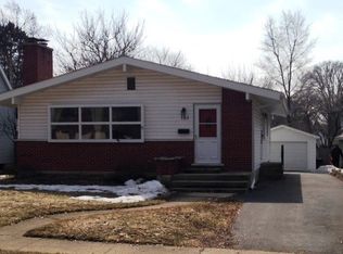 161 Rosedale Ave, Crystal Lake, IL 60014