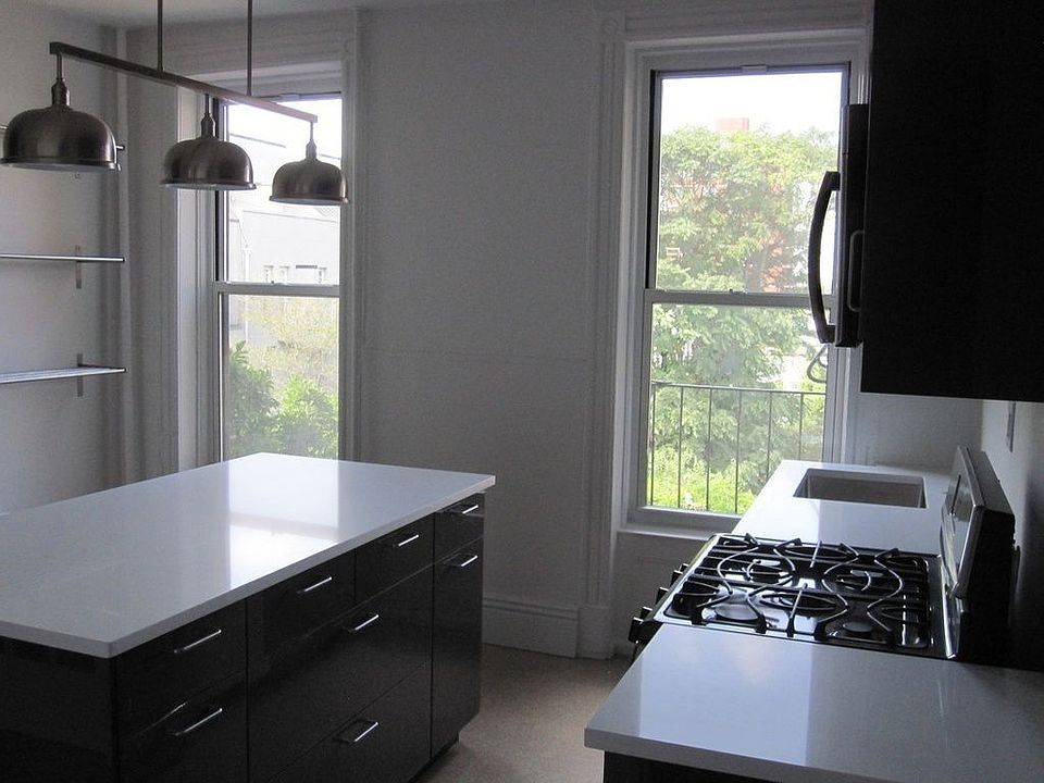2nd image of 274 5th Ave APT 3L
