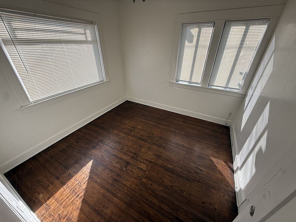 1st image of 4122 E 7th St #4122