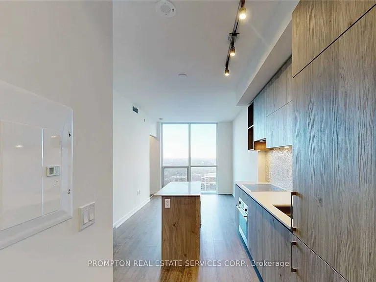 1 Yorkville Ave #2910 — Photo 3