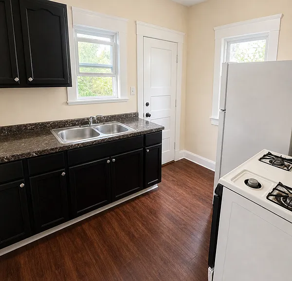 9814 Dunlap Ave — Photo 4