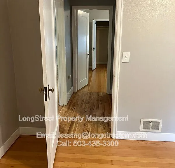 390 23rd St SE — Photo 8