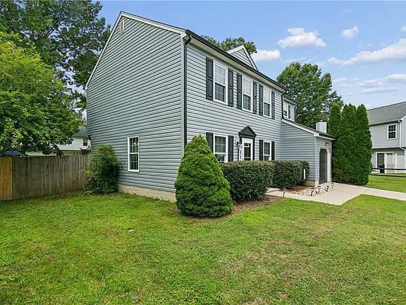 2nd image of 704 Prince Ct