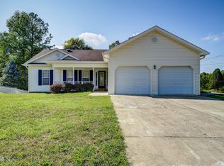 102 Royal Oaks Dr, Jonesborough, TN 37659