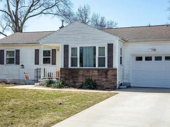 327 3rd St, Washburn, IA 50702