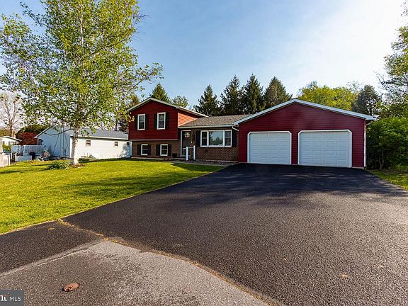 2nd image of 162 Yarnell Ln