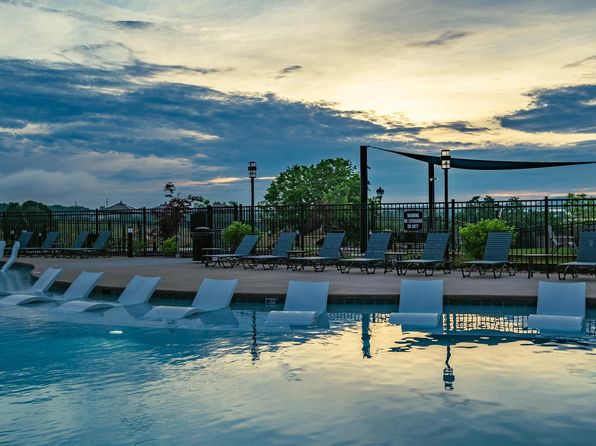 Foxridge Apartment Homes | 750 Hethwood Blvd NW, Blacksburg, VA