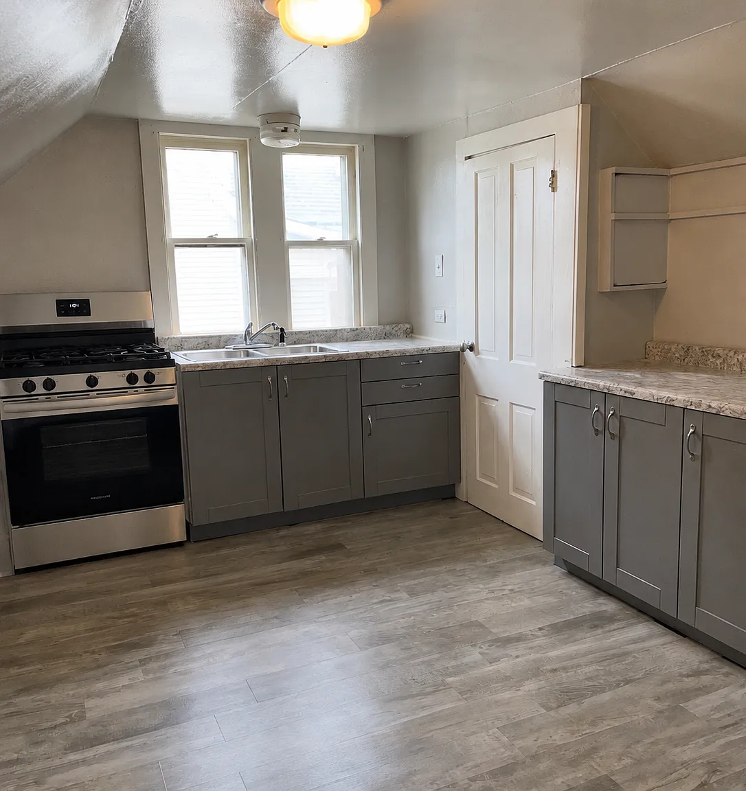2 bed, 785 sqft, $900 — Photo 1