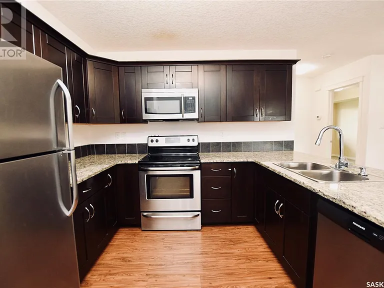 125 Willis Cres — Photo 8