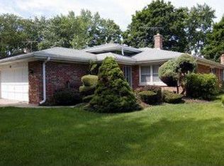 120 N Waverly Pl, Mount Prospect, IL 60056