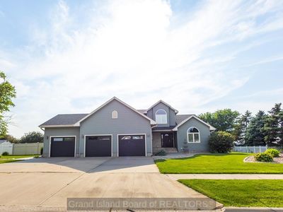 808 Redwood Rd, Grand Island, NE, 68803
