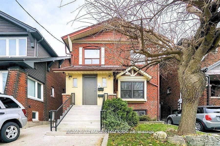1st image of 745 Coxwell Ave