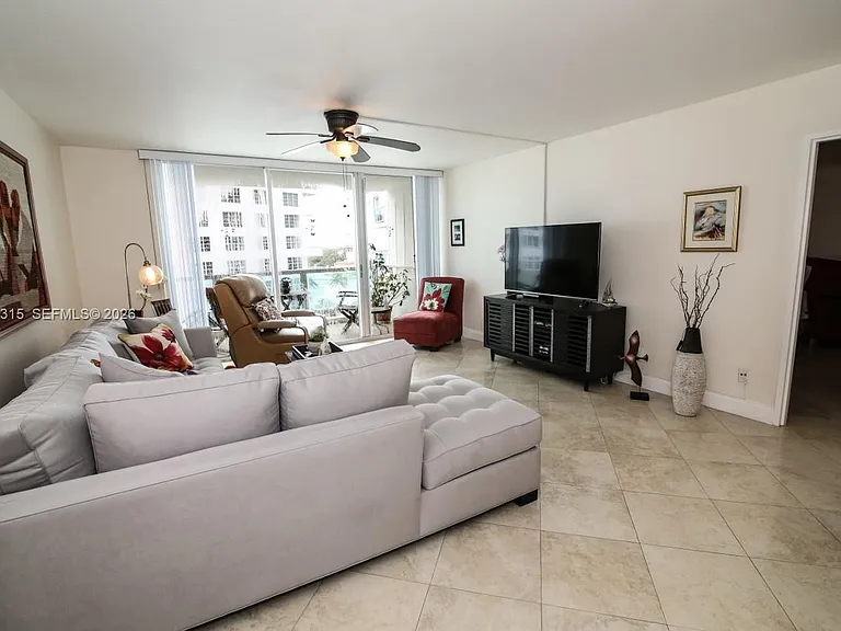 5151 Collins Ave #827 — Photo 6