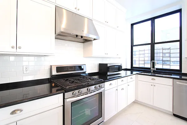 Rented by True Lofts New York LLC | media 27