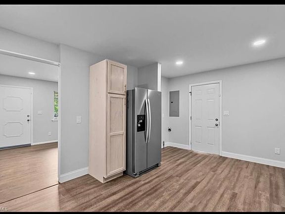 4th image of 5005 Farmoor Cir