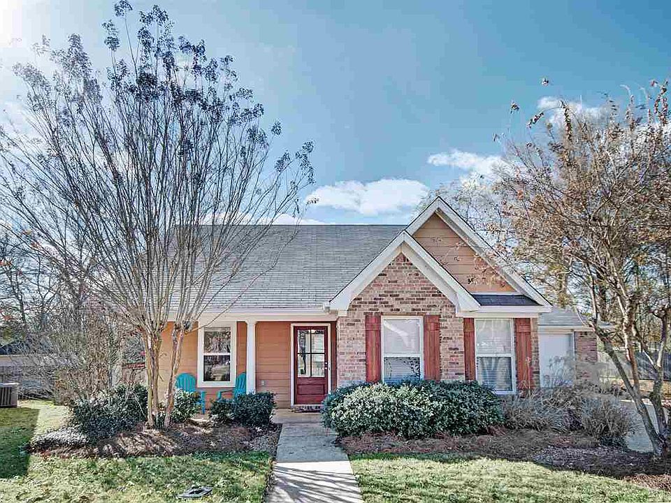1st image of 128 Basswood Cir