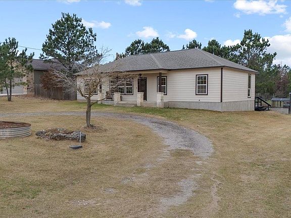 3rd image of 207 Cardinal Loop