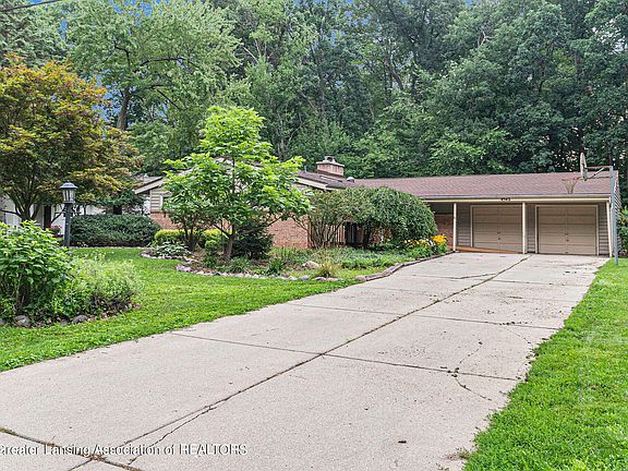 3rd image of 4542 Oakwood Dr