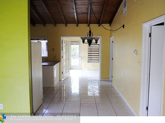 3rd image of 741 W Country Club Cir