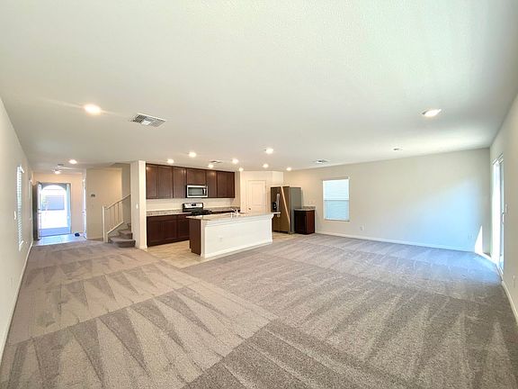 3rd image of 8175 Seminario Ave
