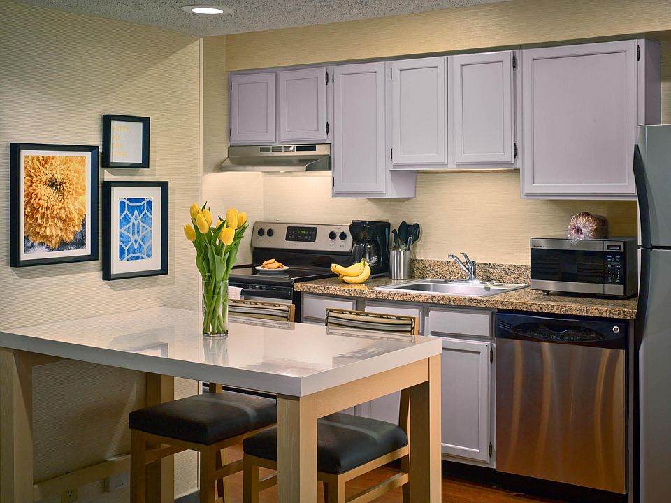 Studio King Suite Kitchen