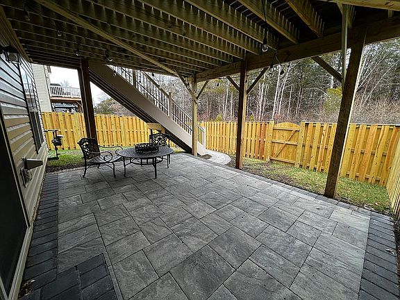5th image of 15910 Darling Pl