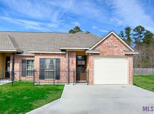 26748 Palmetto Lake Ct E, Denham Springs, LA 70726