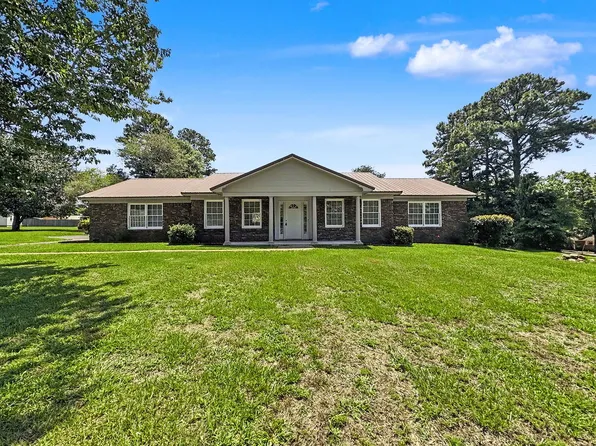 11441 Pat McGee Dr, Cottondale, AL 35453