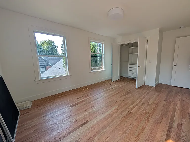 5714 25th Ave NE — Photo 19