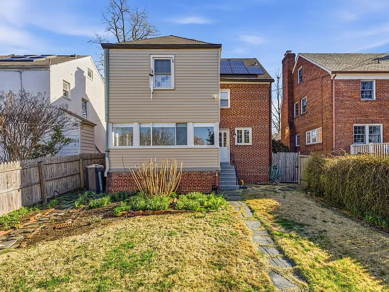 5028 Massachusetts Ave NW #A — Photo 32
