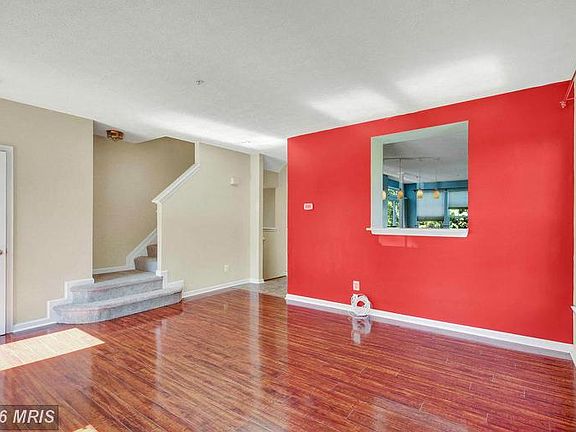 3rd image of 101 Spencer Cir