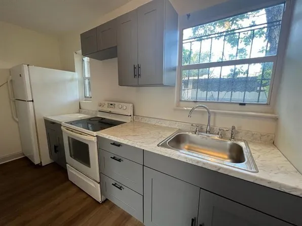 10 NW 71st St, Miami, FL 33150