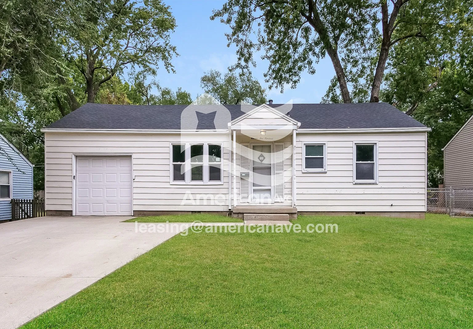 3 bed, 1.0 bath, 912 sqft, $1,825 — Photo 1