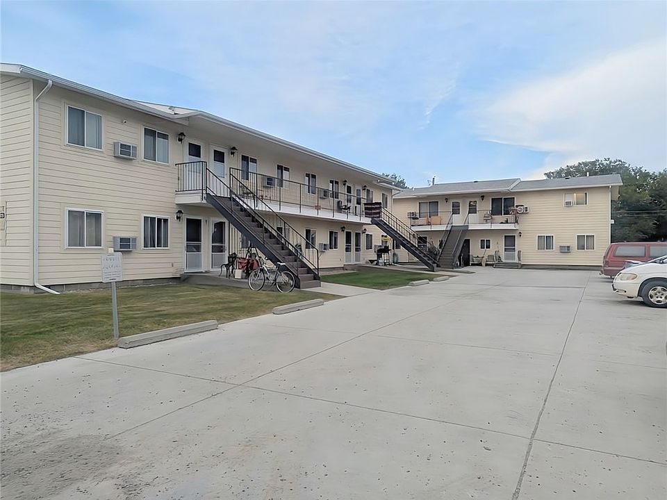 1st image of 2465 2nd St