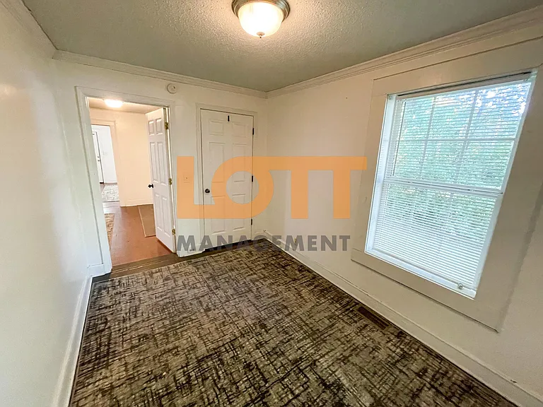 4 Pelzer St — Photo 16