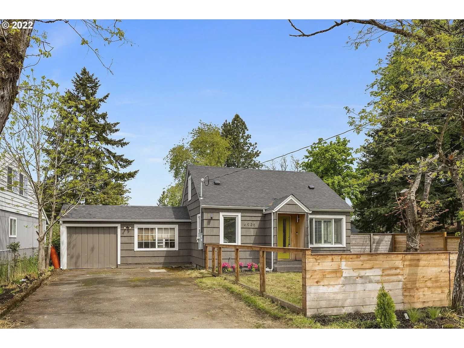 6935 SE Lexington St photo 1