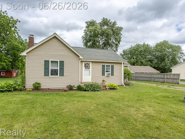 3168 N Baldwin Rd, Ortonville, MI 48462