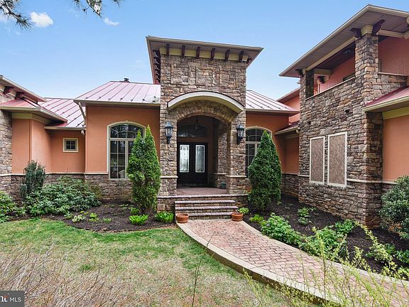 5th image of 38780 Chelten Ln