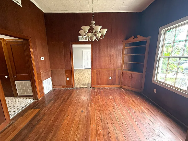 316 Kirkman St — Photo 9