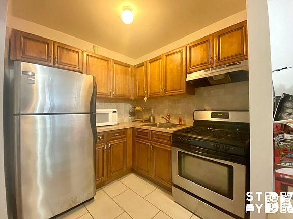4th image of 135 Herkimer St #1A
