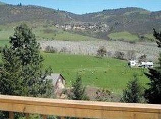 2915 David Ln, Medford, OR 97504