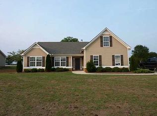 102 Presidential Ln, Statham, GA 30666