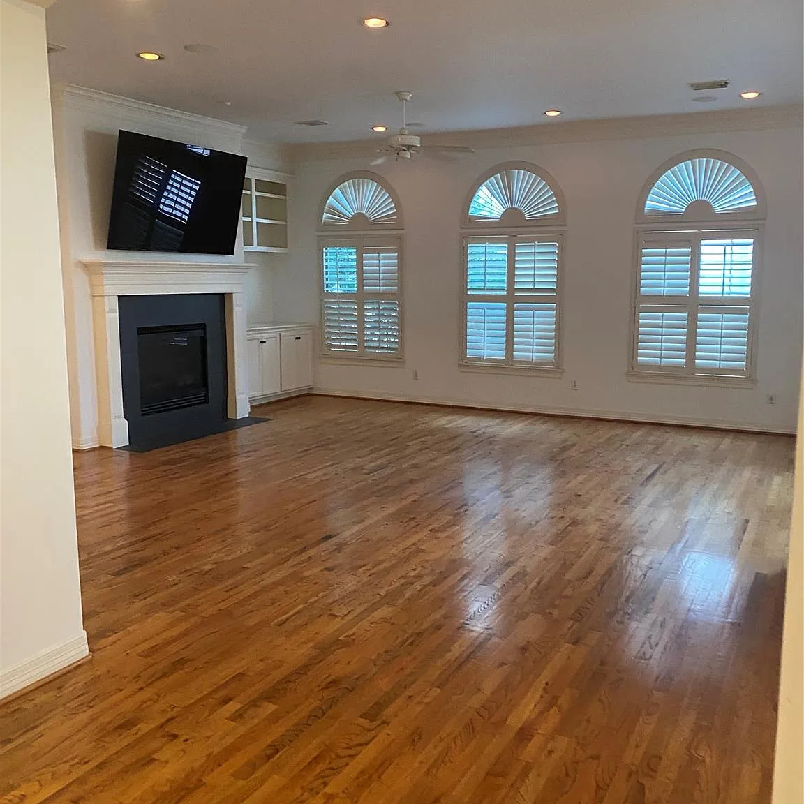 3 bed, 3.5 bath, 2461 sqft, $2,750 — Photo 3