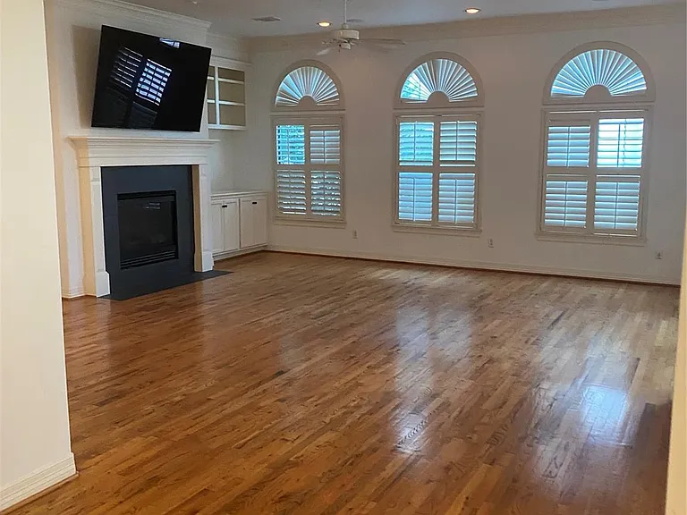 1421 Bremond St — Photo 3