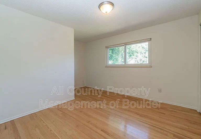 1530 Ithaca Dr — Photo 4