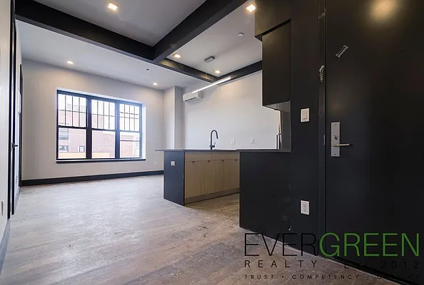 Rented by Evergreen Apartments BK | media 38