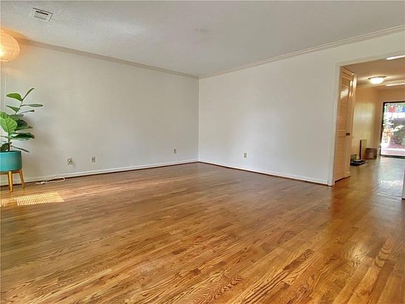 4th image of 1148 Riverbend Club Dr SE