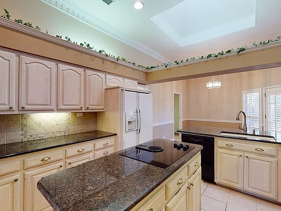 4th image of 1507 Pecan Pl