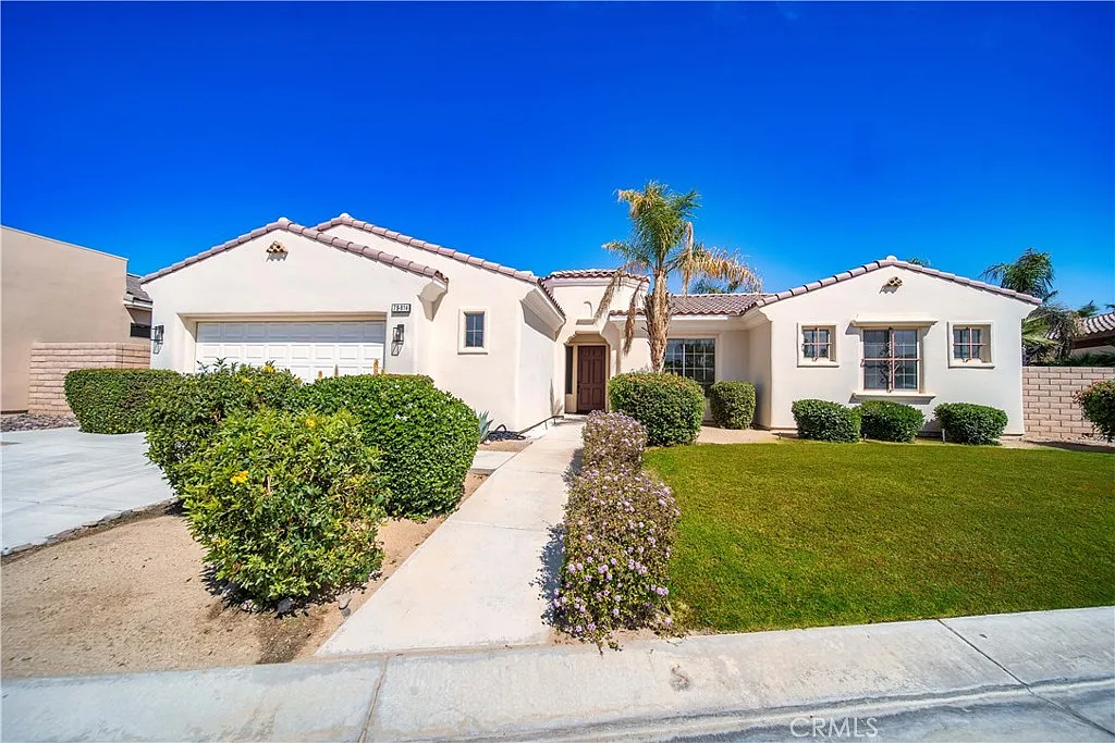 3 bed, 2.5 bath, 2485 sqft, $4,225 — Photo 2